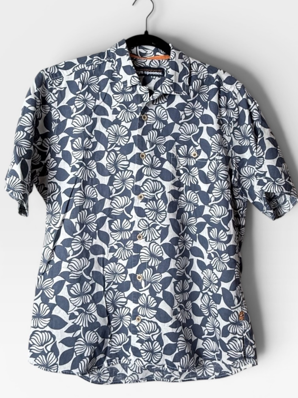 Reyn Spooner Men's Blue Button Down Size Medium Floral NWOT (R)